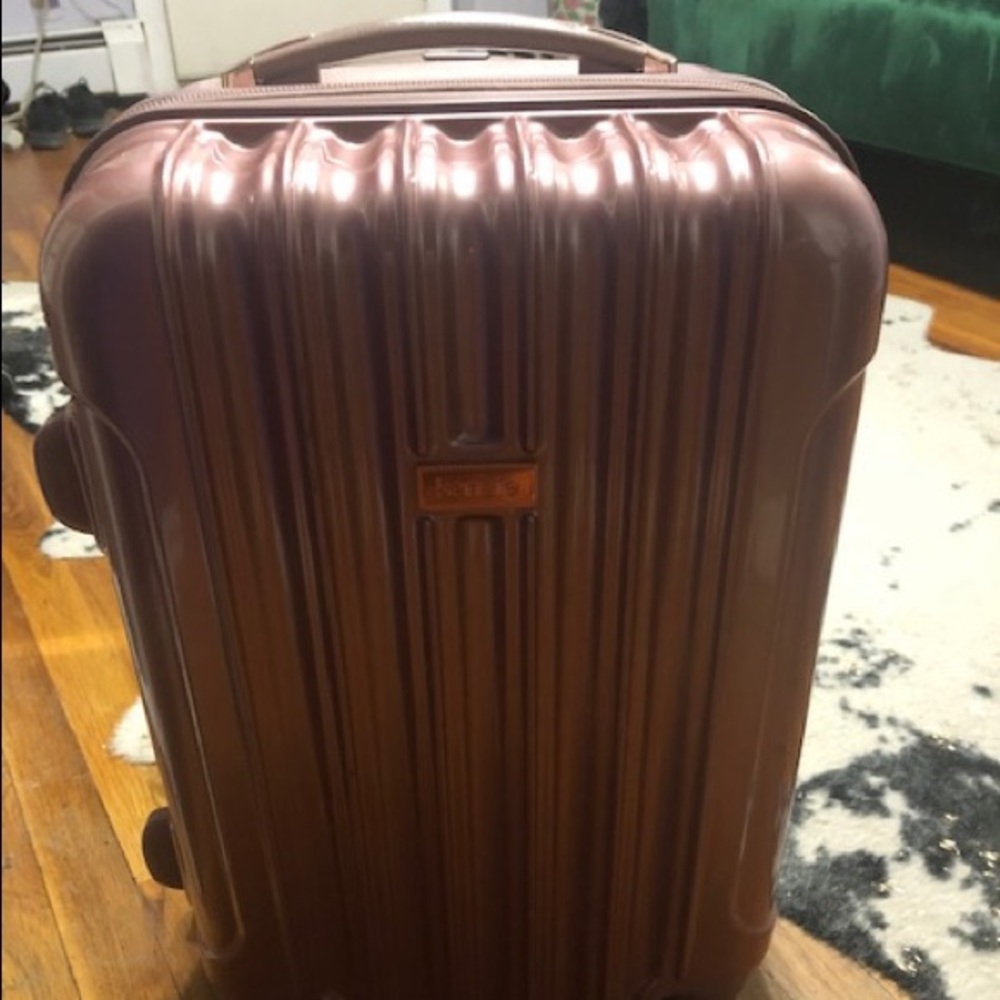 Kensie Metallic 20" Hard Carry-On {Rose Gold}